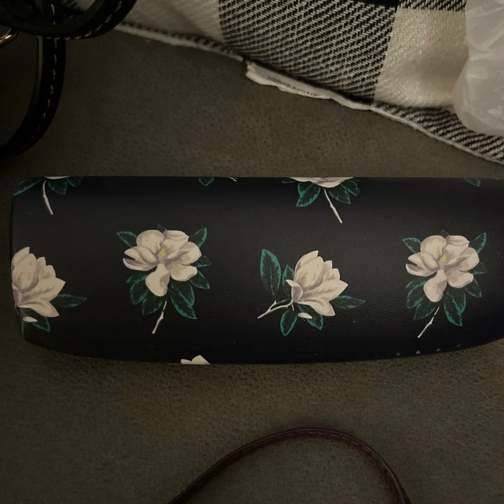 50%offw❤️ Draper James Hard Case Blue White Magnolia Flowers CASE ONLY!